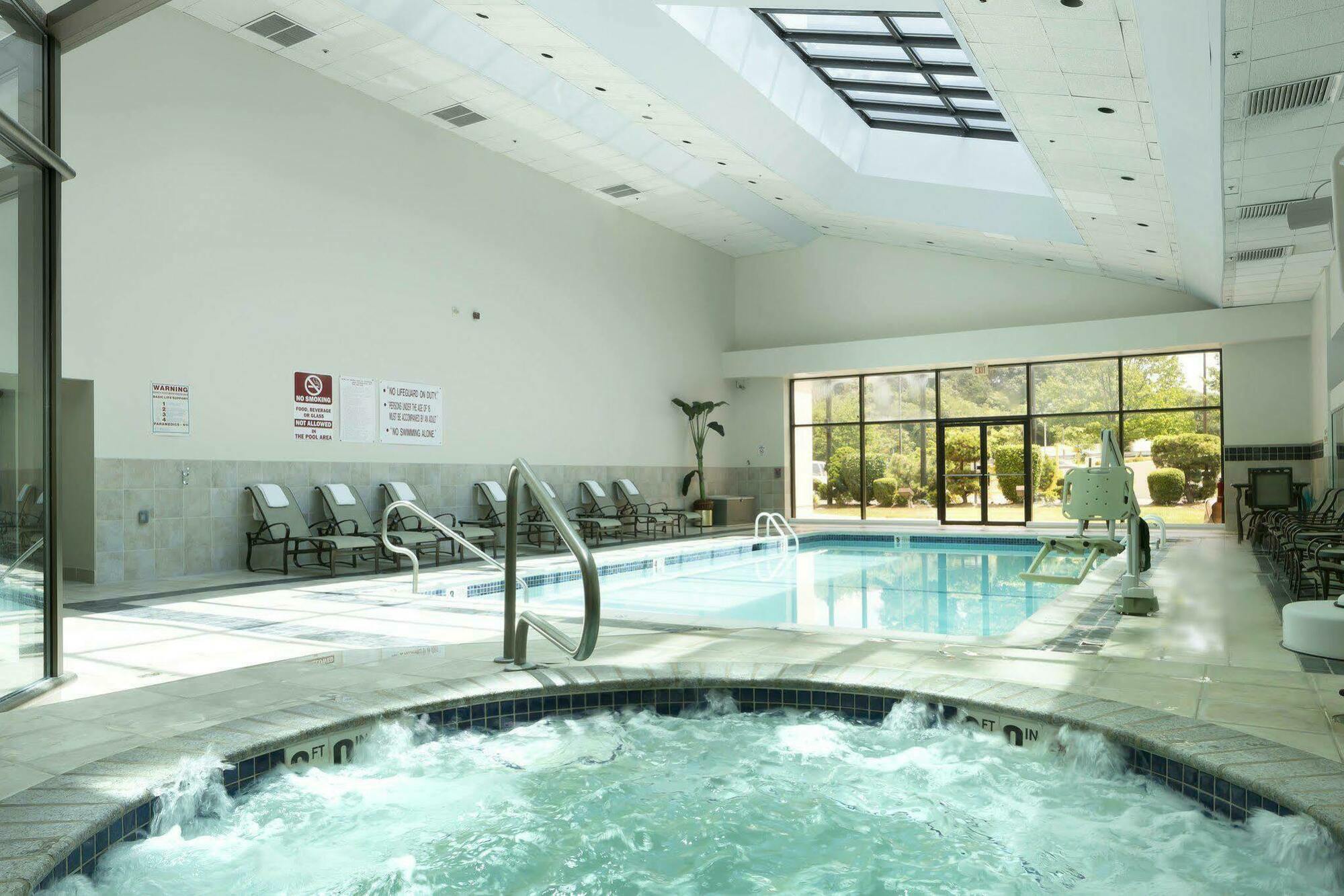Doubletree By Hilton Fort Lee/George Washington Bridge Exterior foto